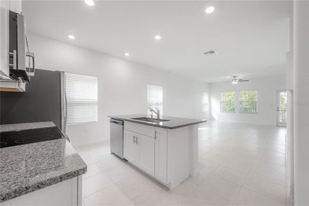 New construction Townhouse house 4555 Tuscan Loon Drive, Tampa, FL 33619 - photo 7 7