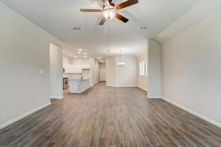 New construction Single-Family house 1327 Wicklow Forest Street, Magnolia, TX 77354 The Penmark- photo 7 7