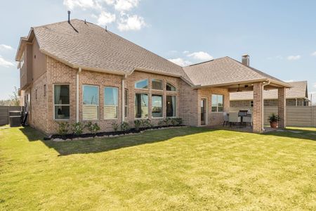 New construction Single-Family house 29634 Conifer Street, Tomball, TX 77375 - photo 17 17