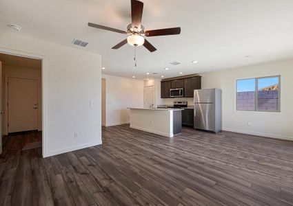 New construction Single-Family house 972 Feliz Street, Florence, AZ 85132 - photo 10 10