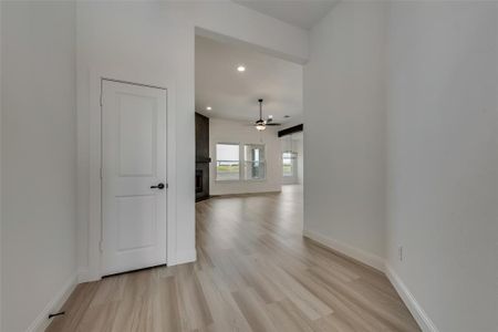 New construction Single-Family house 1113 Barrix Drive, Forney, TX 75126 - photo 5 5