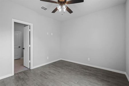 New construction Single-Family house 1049 Silver Sage Trail, Weatherford, TX 76085 - photo 32 32
