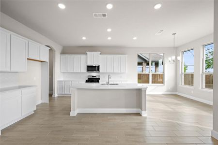 New construction Single-Family house 7206 White Flat Drive, Arlington, TX 76002 - photo 11 11