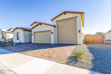 New construction Single-Family house 7551 W Gelding Drive, Peoria, AZ 85381 5526- photo 2 2
