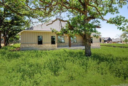 New construction Single-Family house 177 W Magnolia Cir, La Vernia, TX 78121 - photo 24 24