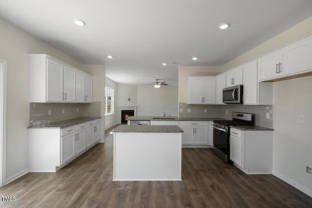 New construction Single-Family house 320 Blue Aspen Drive, Fuquay Varina, NC 27526 - photo 17 17