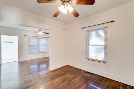 New construction Single-Family house 309 N Dubellette Street, Weatherford, TX 76086 - photo 8 8