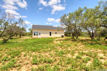 New construction Single-Family house 255 County Road 146, Floresville, TX 78114 - photo 22 22