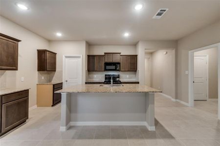 New construction Single-Family house 3716 Eutopia Street, Greenville, TX 75401 Basswood- photo 11 11