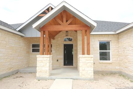 New construction Single-Family house 105 Hondo Drive, La Vernia, TX 78121 - photo 32 32