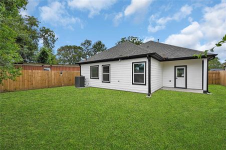 New construction Single-Family house 6410 Ezzard Charles Lane, Houston, TX 77091 - photo 24 24