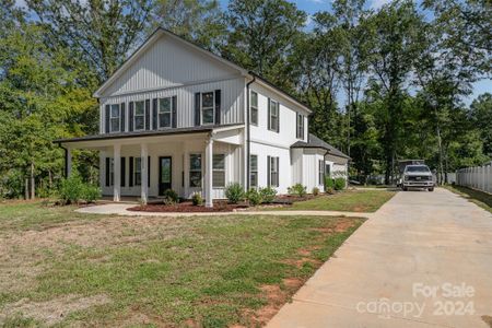 New construction Single-Family house 2220 University Drive, Lancaster, SC 29720 - photo 0