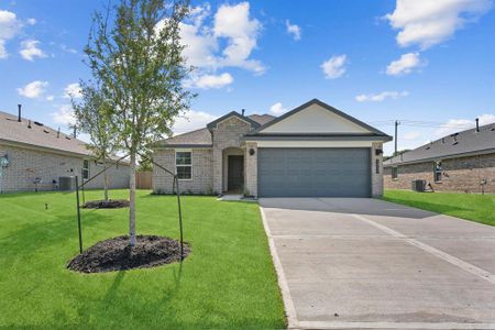 New construction Single-Family house 1052 Great Barracuda Lane, Alvin, TX 77511 The Baxtor- photo 1 1