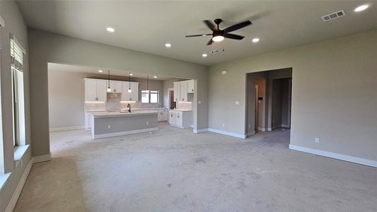 New construction Single-Family house 261 Poinsetta Drive, Palmer, TX 75152 - photo 3 3