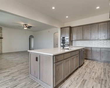 New construction Single-Family house 430 Solo Ridge Drive, Waxahachie, TX 75167 - photo 7 7