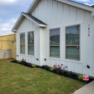 New construction Single-Family house 1830 Fordham Road, Dallas, TX 75216 - photo 3 3