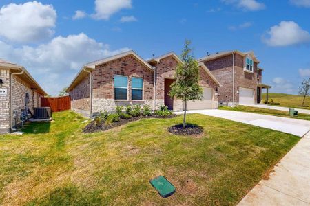 New construction Single-Family house 9413 Fallston Drive, Fort Worth, TX 76108 - photo 2 2