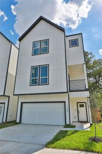 New construction Single-Family house 3128 Oats Street, Houston, TX 77020 - photo 0