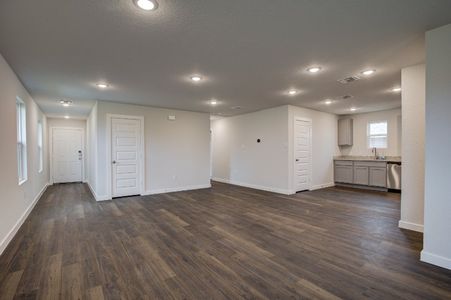New construction Single-Family house 9854 Forestier Grn, San Antonio, TX 78221 Hopewell - 1455- photo 9 9