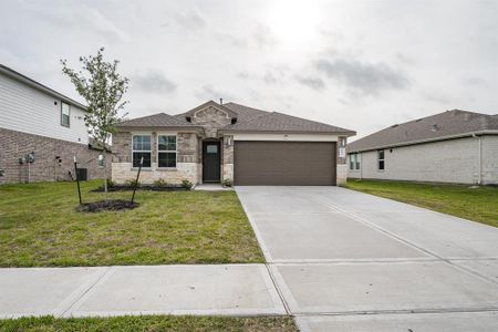 New construction Single-Family house 607 Hidden Brook Drive, Baytown, TX 77523 - photo 1 1