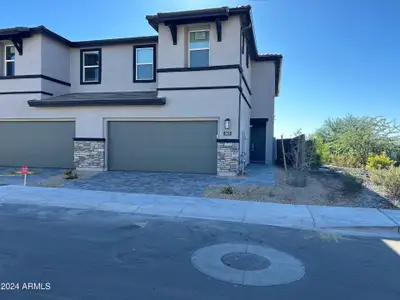 New construction Townhouse house 5825 E Ringtail Way, Phoenix, AZ 85054 - photo 0