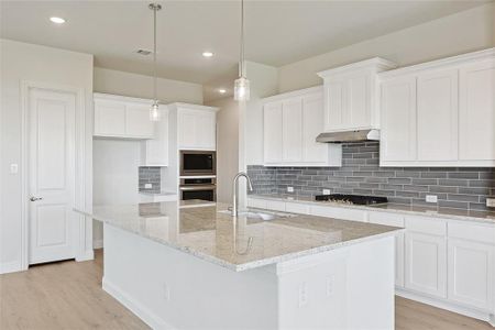 New construction Single-Family house 802 Lannister Street, Mansfield, TX 76063 Regal Series - Victoria- photo 2 2