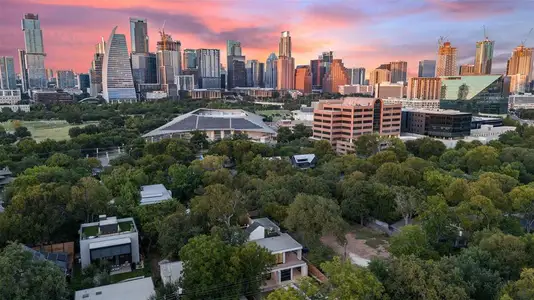 New construction Single-Family house 908 Post Oak St, Austin, TX 78704 - photo 0