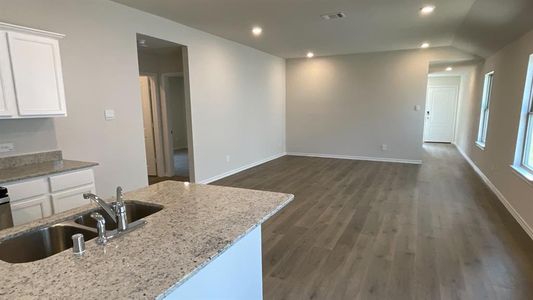New construction Single-Family house 304 Vitex Drive, Royse City, TX 75189 - photo 4 4