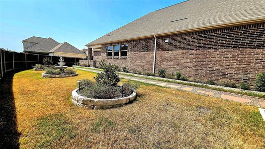 New construction Single-Family house 4851 Cypress Thorn Drive, Arlington, TX 76005 - photo 25 25