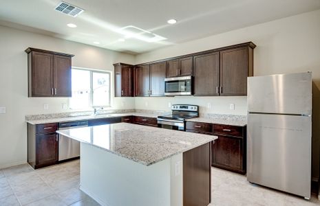 New construction Single-Family house 43717 Cypress Lane, Maricopa, AZ 85138 - photo 6 6