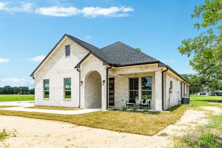 New construction Single-Family house 1162 Quarter Horse Trail, Angleton, TX 77515 - photo 0