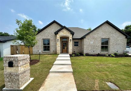New construction Single-Family house 527 Phillips Street, Cleburne, TX 76033 - photo 30 30