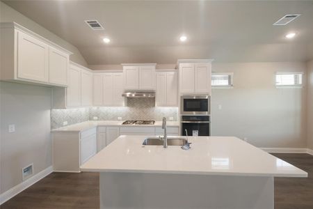 New construction Single-Family house 10336 Tapioca Street, Fort Worth, TX 76036 - photo 6 6