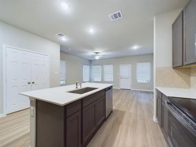 New construction Single-Family house 8140 Richland Drive, Houston, TX 77028 - photo 10 10
