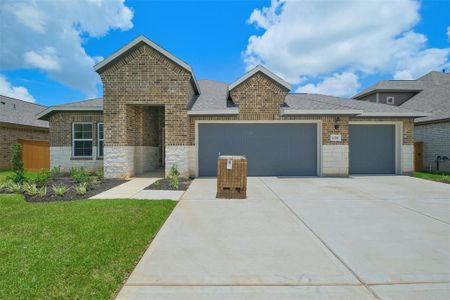 New construction Single-Family house 10710 Amador Peak Drive, Rosharon, TX 77583 The Acadia B with 3-Car Garage- photo 0