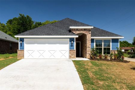 New construction Single-Family house 223 Clover Circle, Weatherford, TX 76086 - photo 0 0