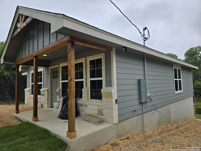 New construction Single-Family house 834 Ledgeview Dr, Canyon Lake, TX 78133 - photo 16 16