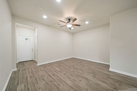 New construction Single-Family house 530 W Byrd Blvd, Universal City, TX 78148 - photo 3 3