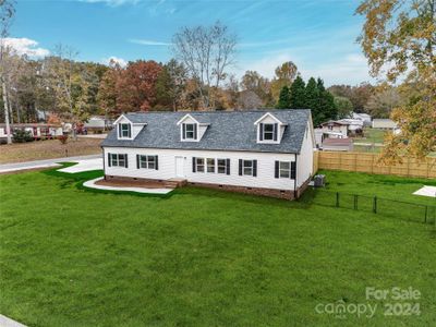 New construction Single-Family house 7039 Executive Circle, Denver, NC 28037 - photo 0