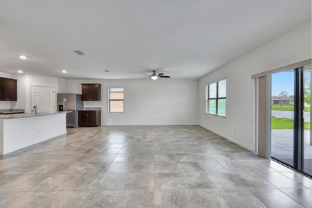 New construction Single-Family house 6526 Nw Oaklawn Way, Port Saint Lucie, FL 34983 - photo 4 4