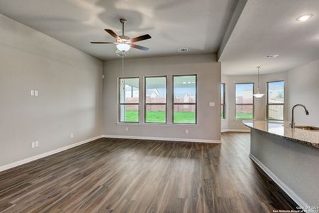 New construction Single-Family house 315 Canton Chase, Cibolo, TX 78108 Inwood (3082-CM-40)- photo 16 16