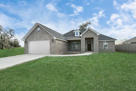 New construction Single-Family house 2138 Twin Lakes Blvd, West Columbia, TX 77486 - photo 1 1