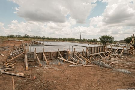 New construction Single-Family house 109 Pendleton Cove, Floresville, TX 78114 Ellsworth- photo 3 3