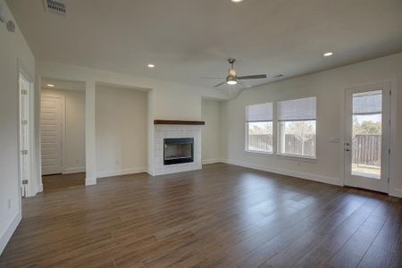 New construction Single-Family house 108 Retreat Pl, Georgetown, TX 78626 - photo 8 8