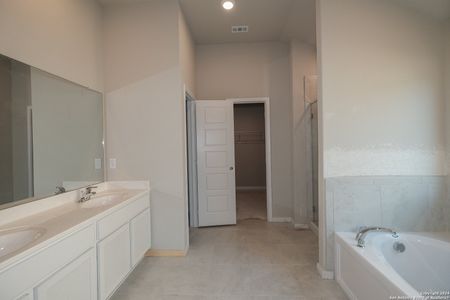 New construction Single-Family house 1108 Water Valley, Seguin, TX 78155 Esparanza- photo 9 9
