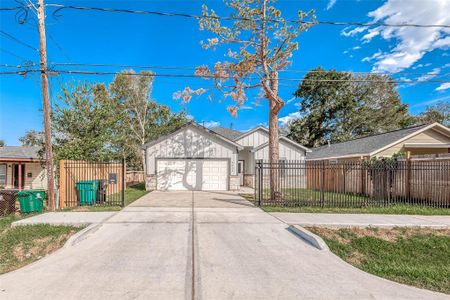 New construction Single-Family house 4633 Larkspur Street, Houston, TX 77051 - photo