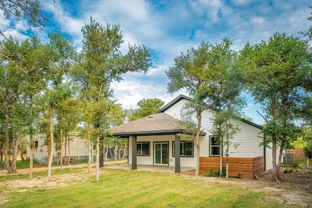 New construction Single-Family house 105 Pink Dahlia Dr, Dale, TX 78616 - photo 26 26