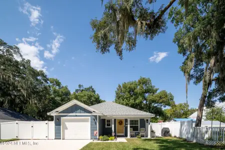 New construction Single-Family house 806 Cove Street, Green Cove Springs, FL 32043 - photo 0