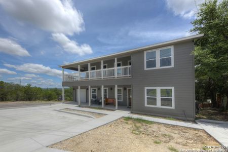 New construction Single-Family house 624 Highland Heights, Canyon Lake, TX 78133 - photo 0 0