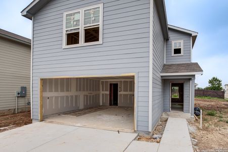 New construction Single-Family house 800 Beacon Heights, Seguin, TX 78155 - photo 6 6